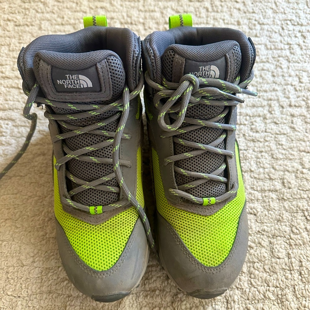 North Face waterproof hiking boots big kids 3.5